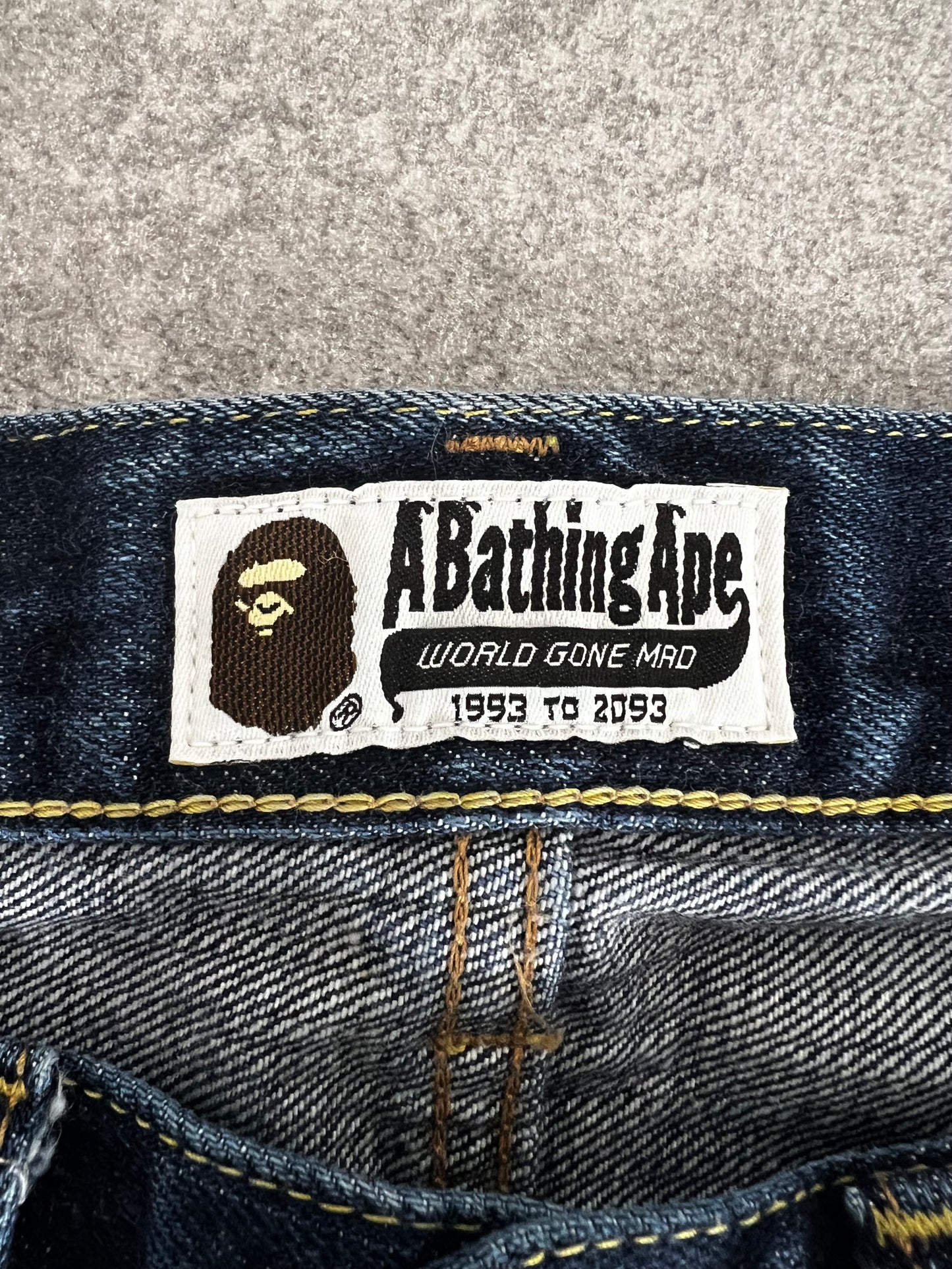 A Bathing Ape Jeans (M)