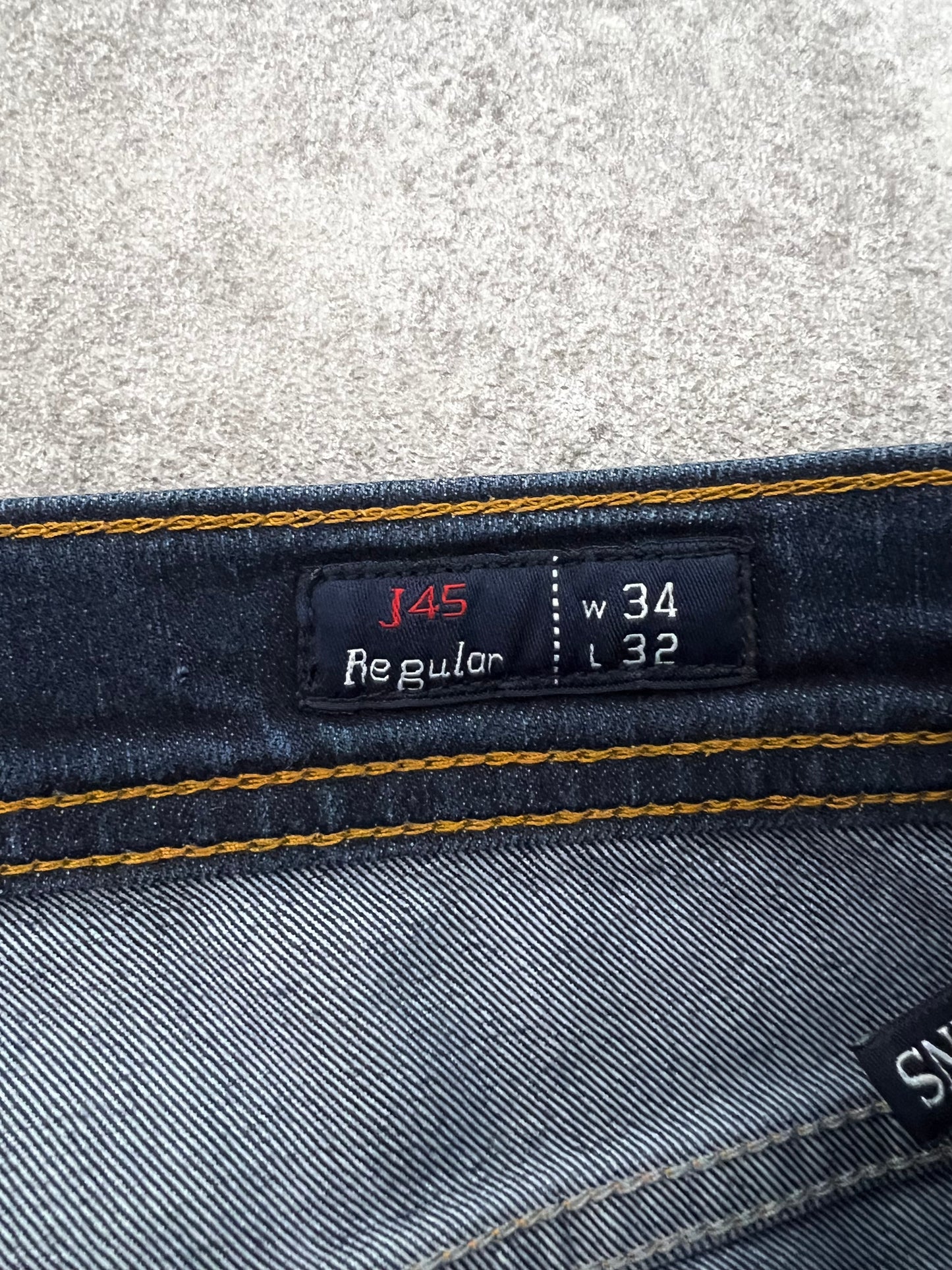 Armani Jeans (L)
