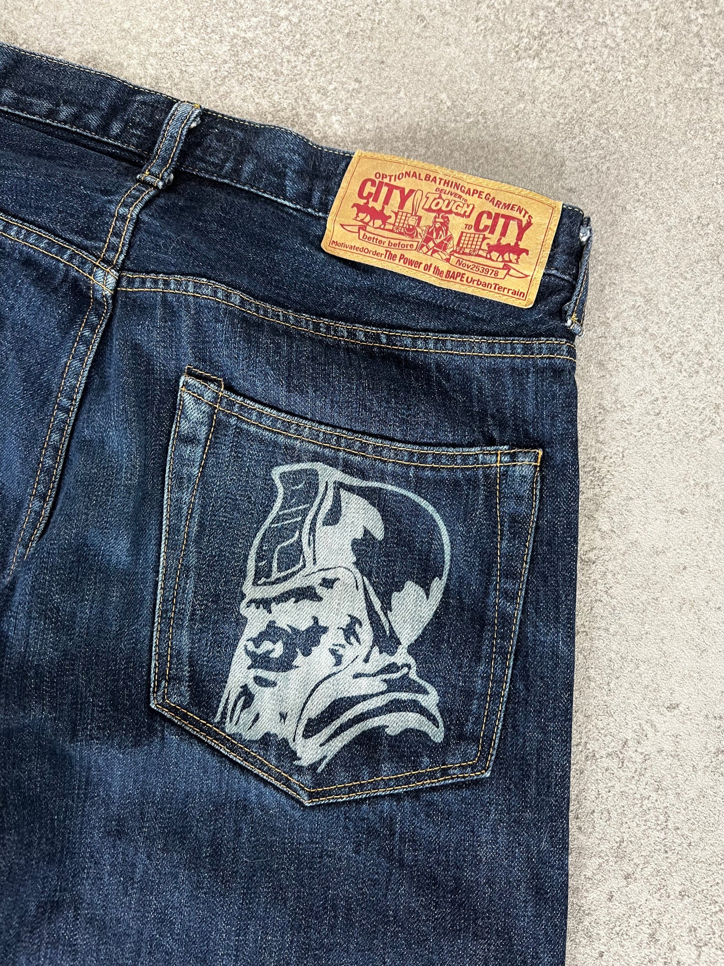 A Bathing Ape Jeans (M)