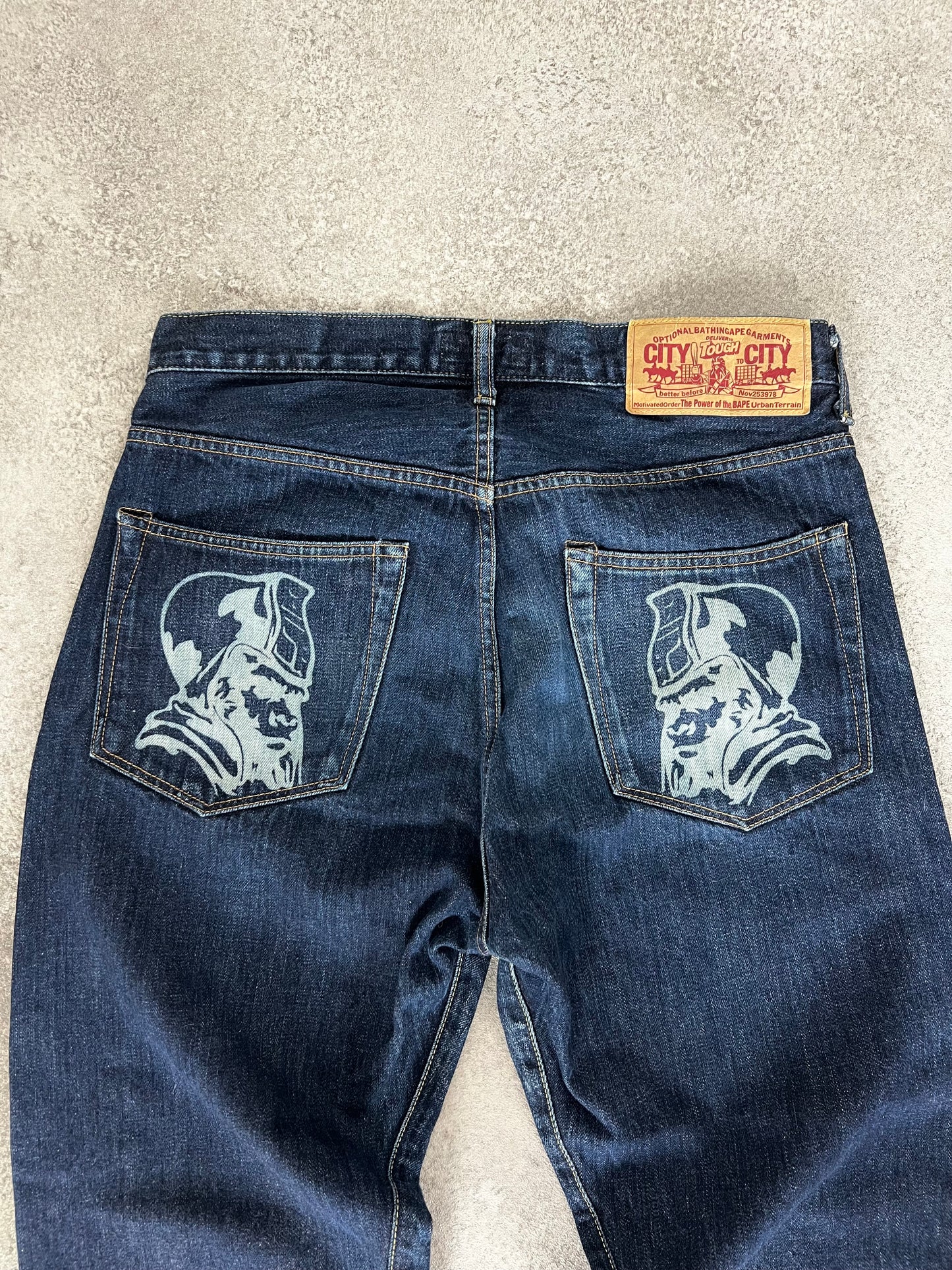 A Bathing Ape Jeans (M)