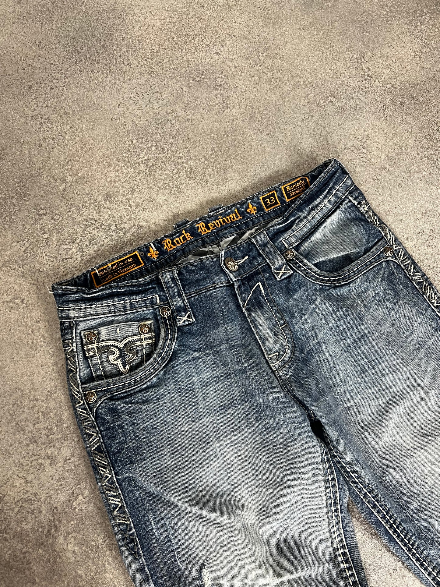Rock Revival Vintage Straight Jeans (M-L)