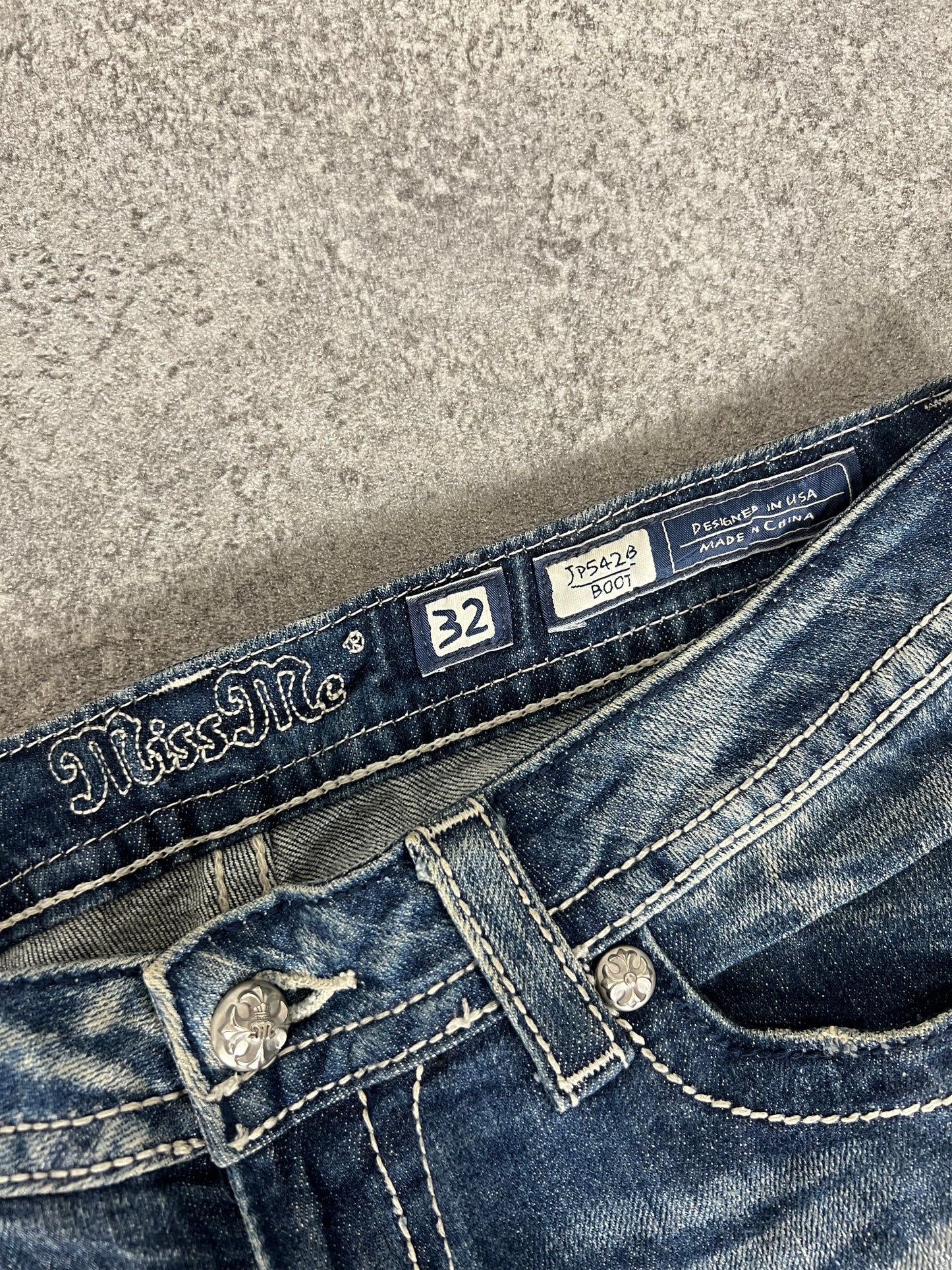 Miss Me Vintage Jeans (L)
